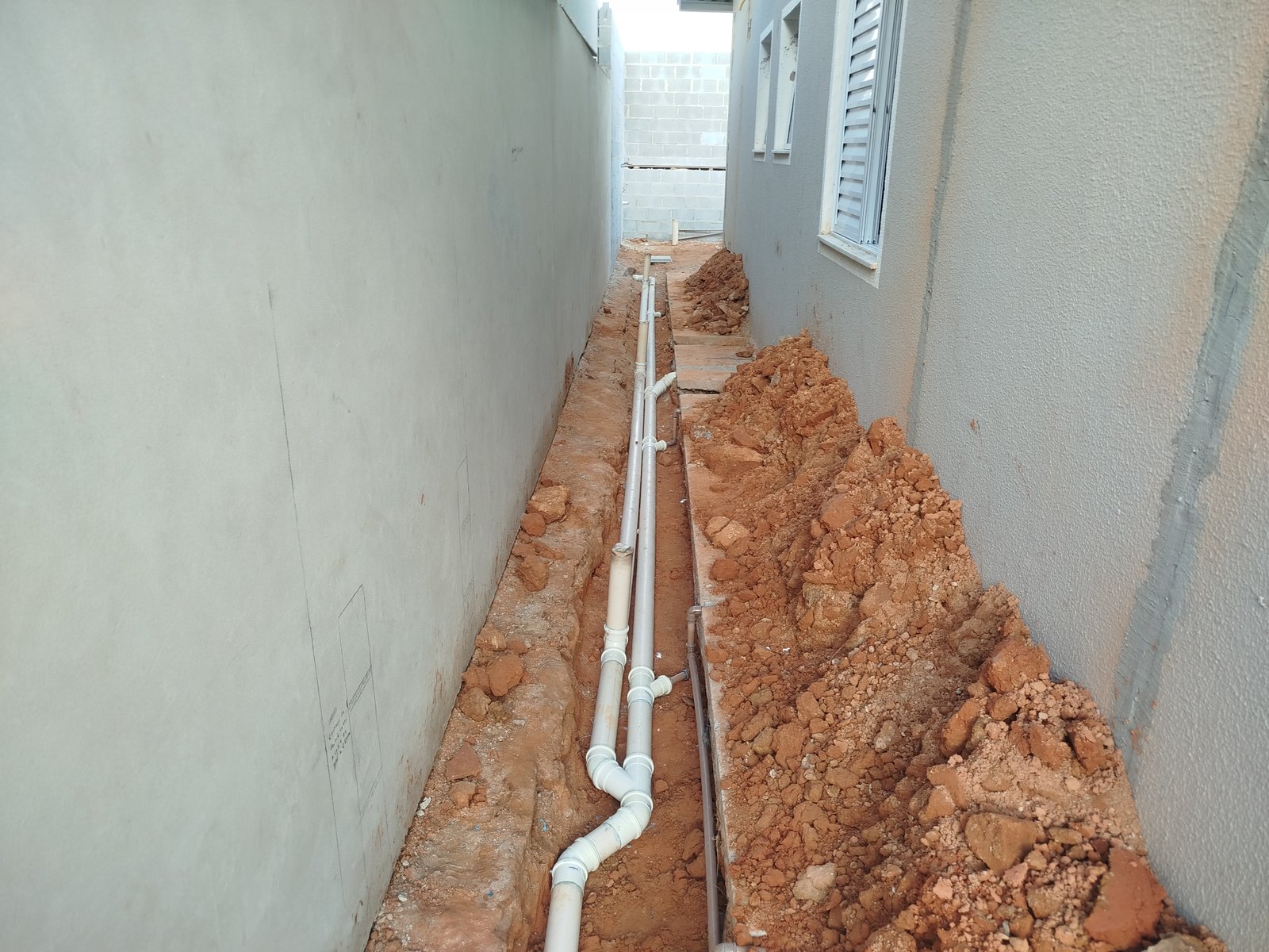 Tubulação para drenagem.