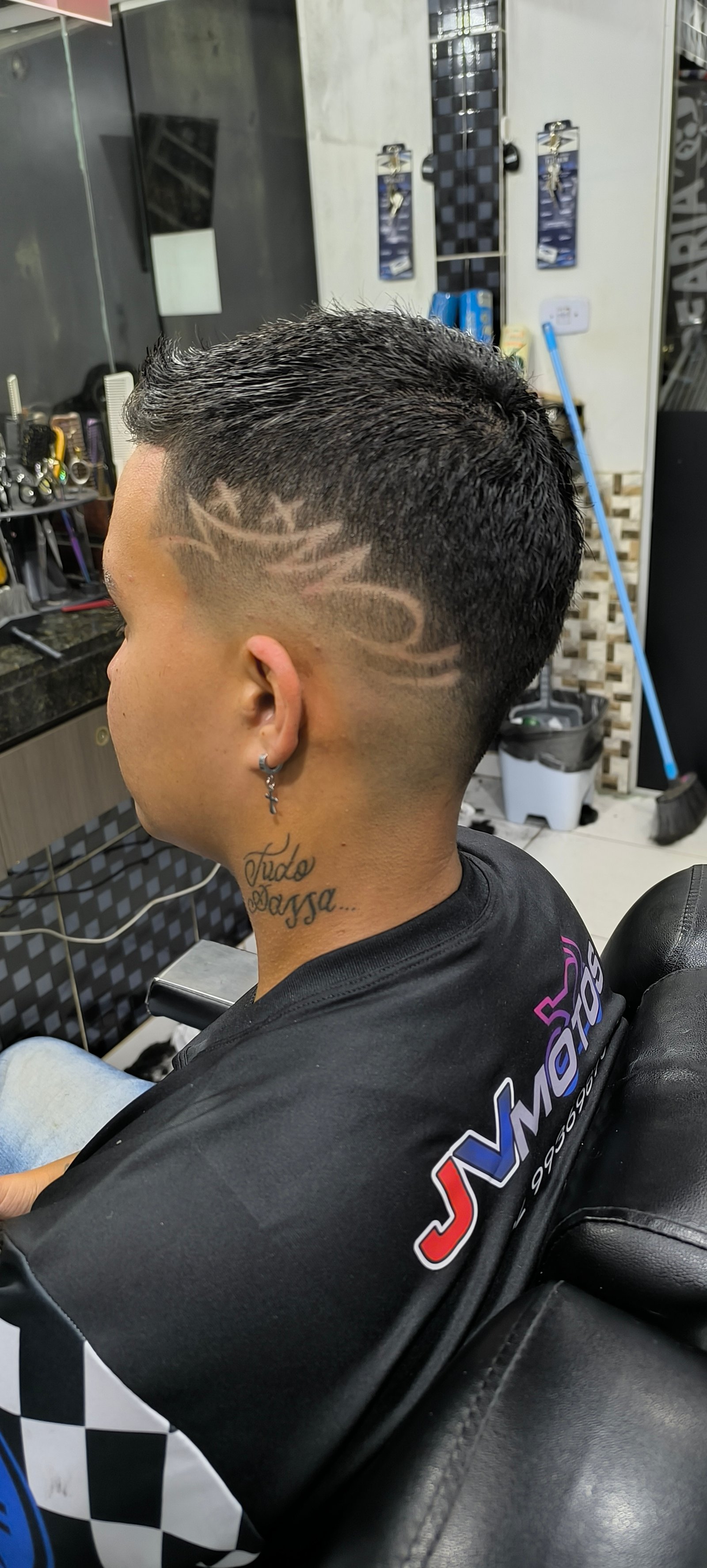 Corte de cabelo barba bigode e sobrancelha!